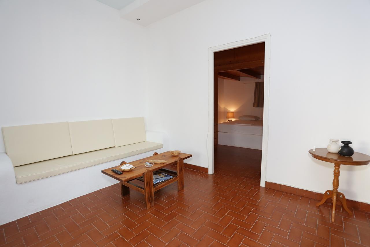Artemis Suites Romanos  Exterior photo