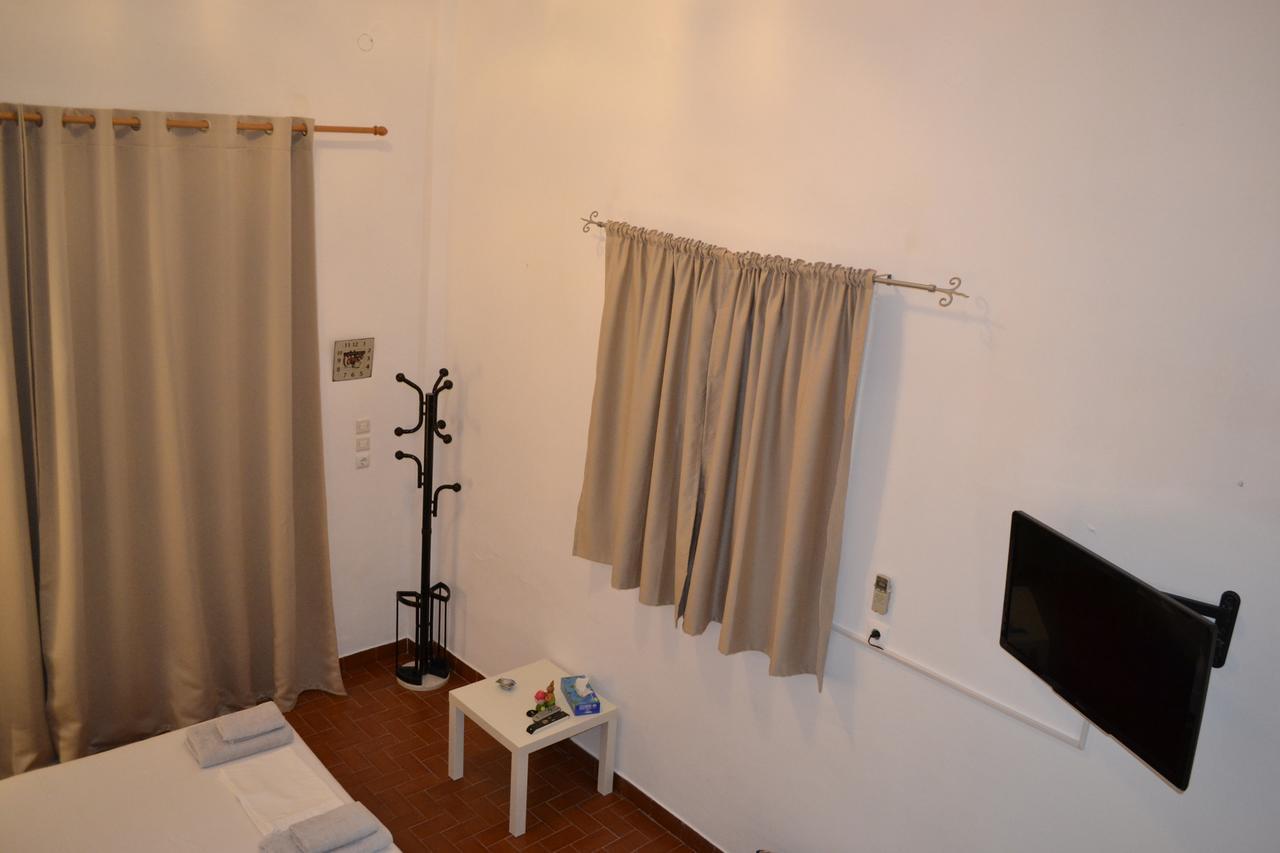 Artemis Suites Romanos  Exterior photo